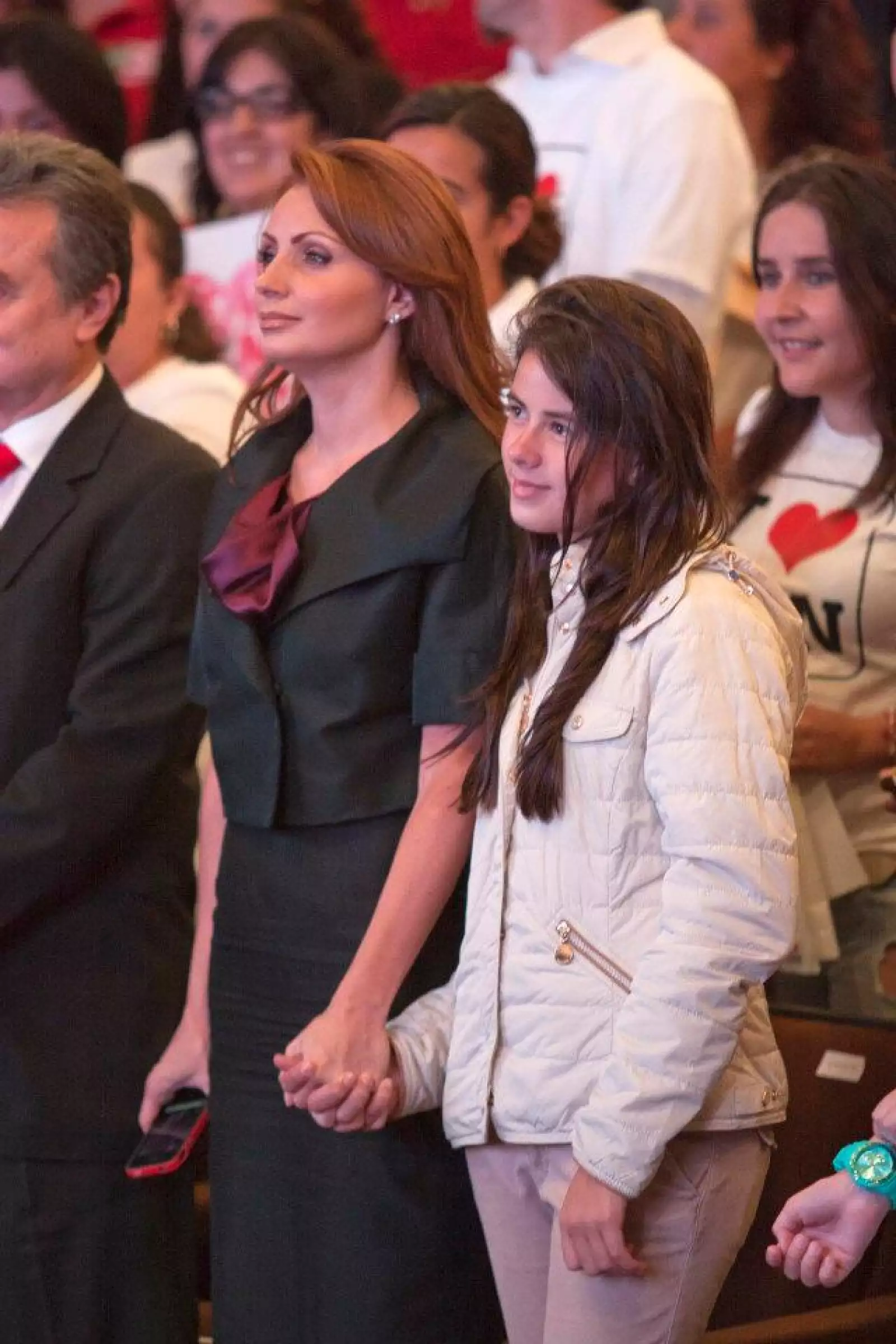 Angélica Rivera y Nicole Peña.