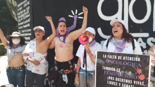 protesta-mujeres-cancer-8m