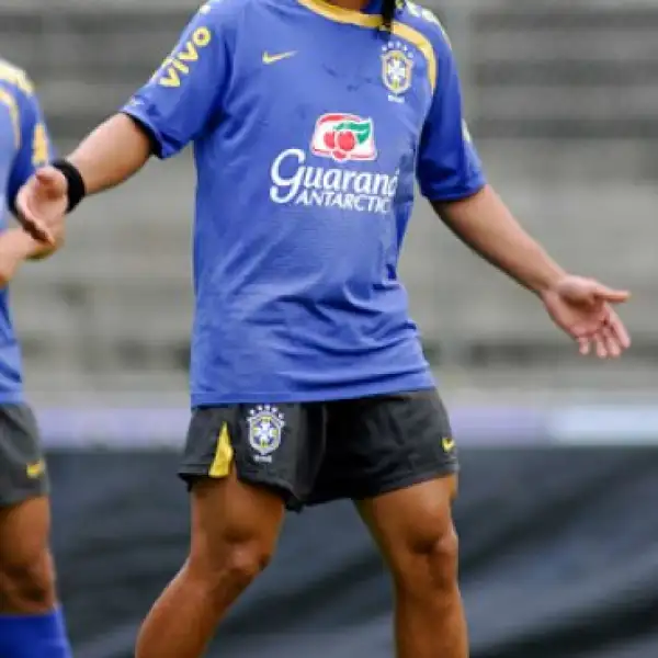 El futbolista brasileño Ronaldinho, que a sus 29 años conserva sustanciosos contratos de publicidad con Nike, Pepsi y EA Sports que le han reportado 30 millones de dólares.
