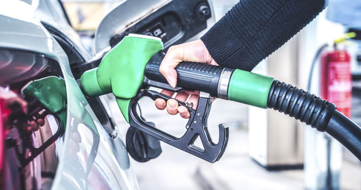 Hacienda incrementa subsidios por segunda semana al hilo para frenar el alza en gasolinas y diésel

Para la semana del 9 al 15 de mayo, los tres combustibles tendrán apoyos fiscales para amortizar las alzas en sus precios en estaciones de servicio.