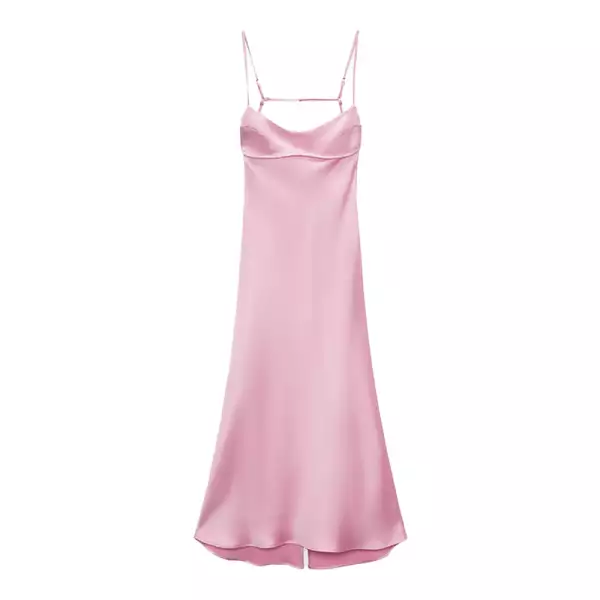 vestido-zara-satinado-color-rosa-viral-tiktok-obsesión-compra.jpg