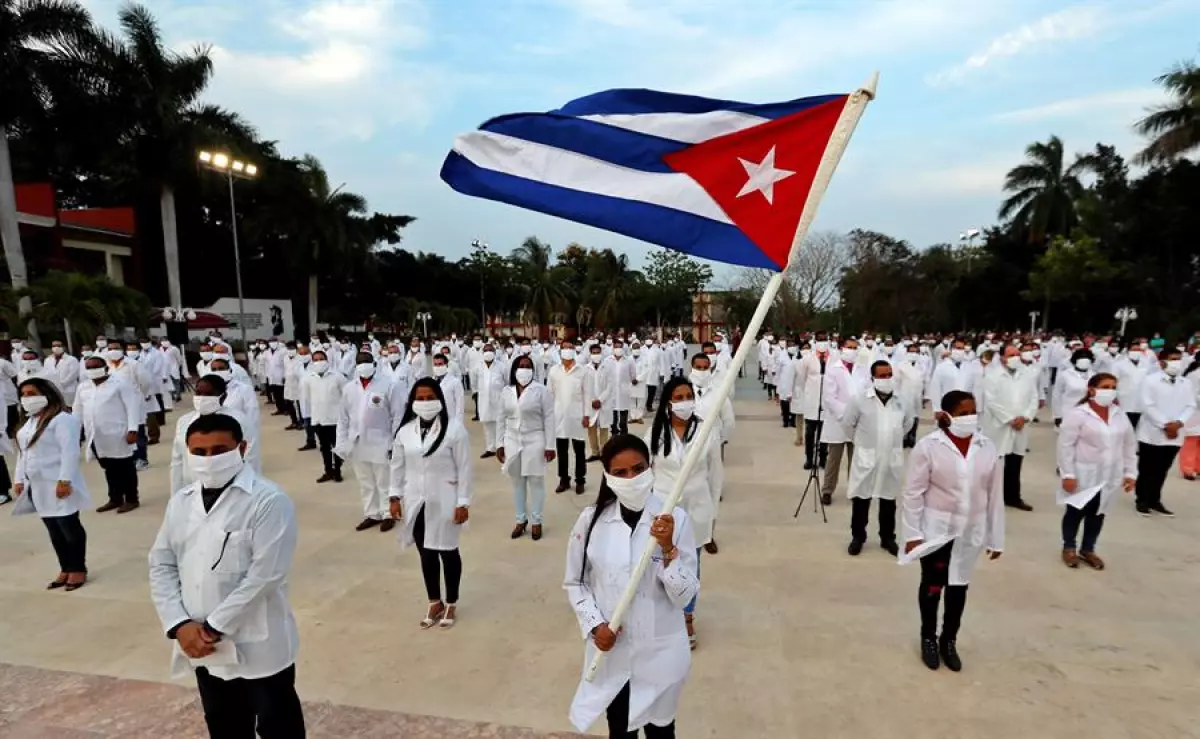Médicos cubanos