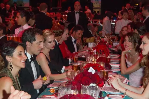 Amigos de Gad dicen que el actor tiene una personalidad cautivadora.