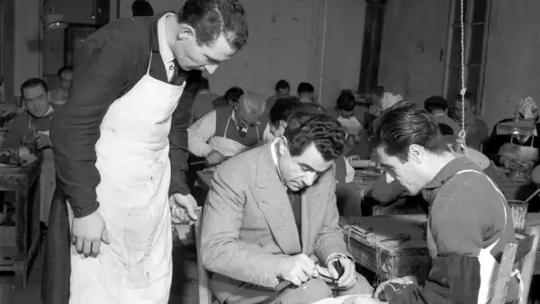 Foto: Ferragamo; Salvatore Ferragamo y sus artesanos, 1940