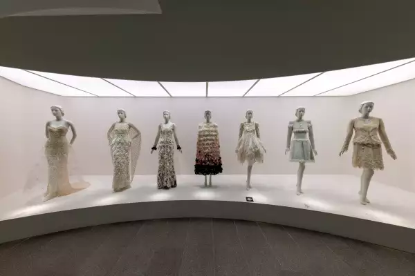 Foto: The Costume Institute; Karl Lagerfeld: A Line of Beauty (2023)