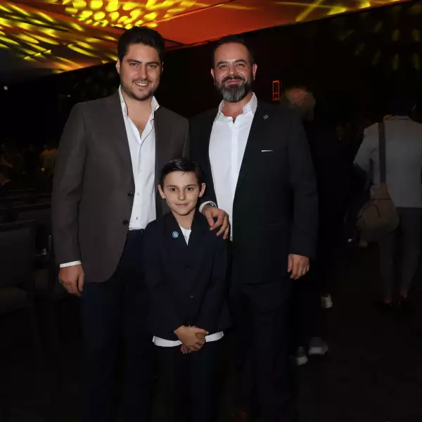 Isidoro y Rafael Zaga con Nathan Leve 