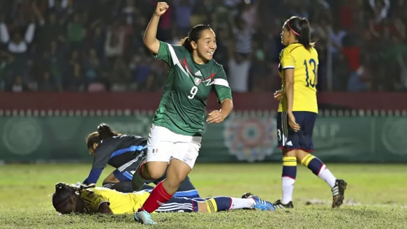 Charlyn Corral festeja su gol