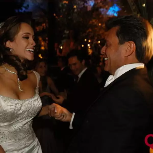 Olivia Peralta, Carlos Peralta