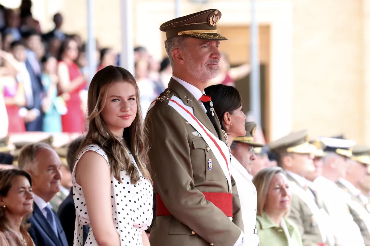 Princesa Leonor de Asturias y Felipe VI rey de España en evento militar