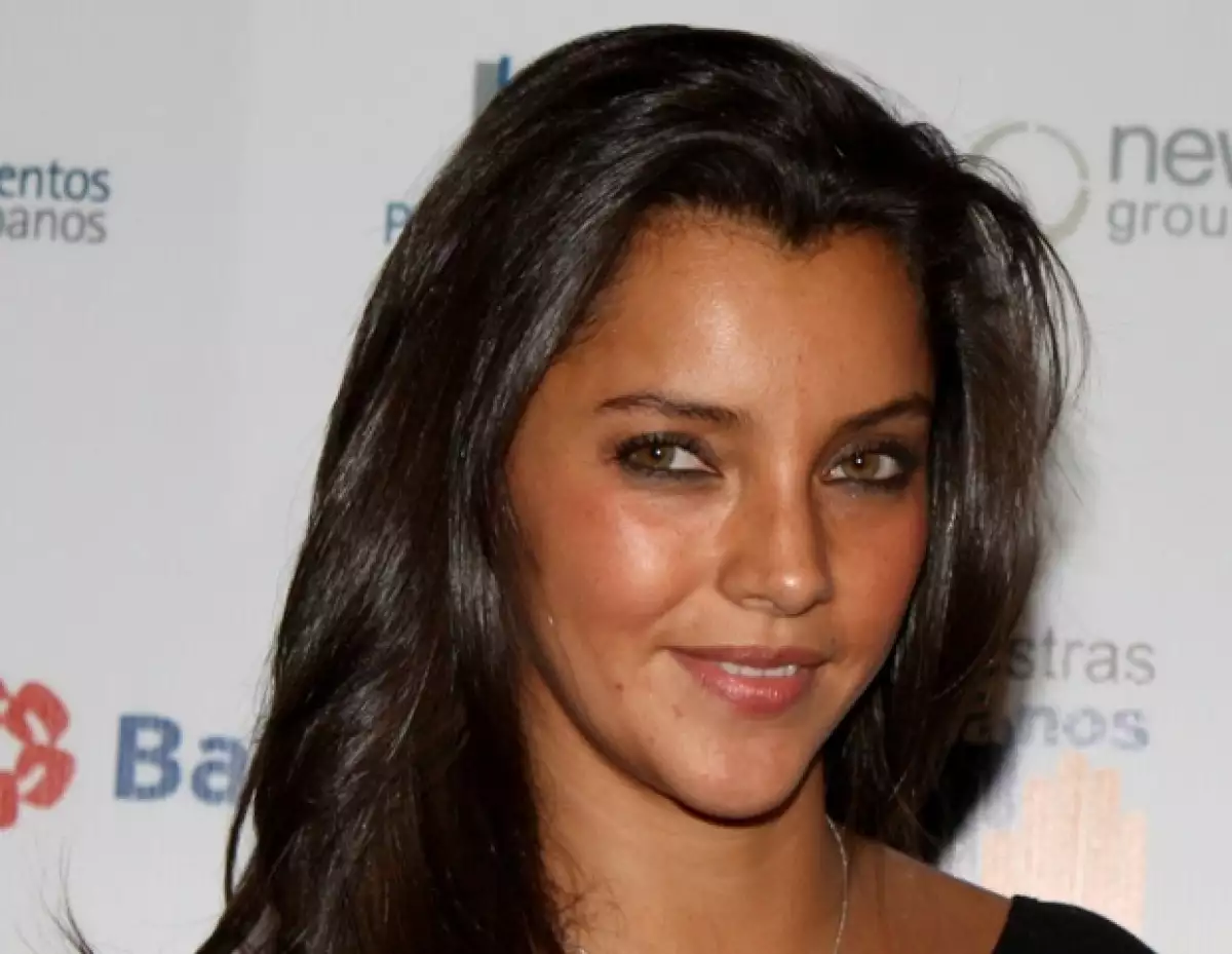 La actriz considera que su personaje en `El Octavo Mandamiento´ es uno de los más importantes en su carrera; además disfrutó leer sobre temas actuales de México.