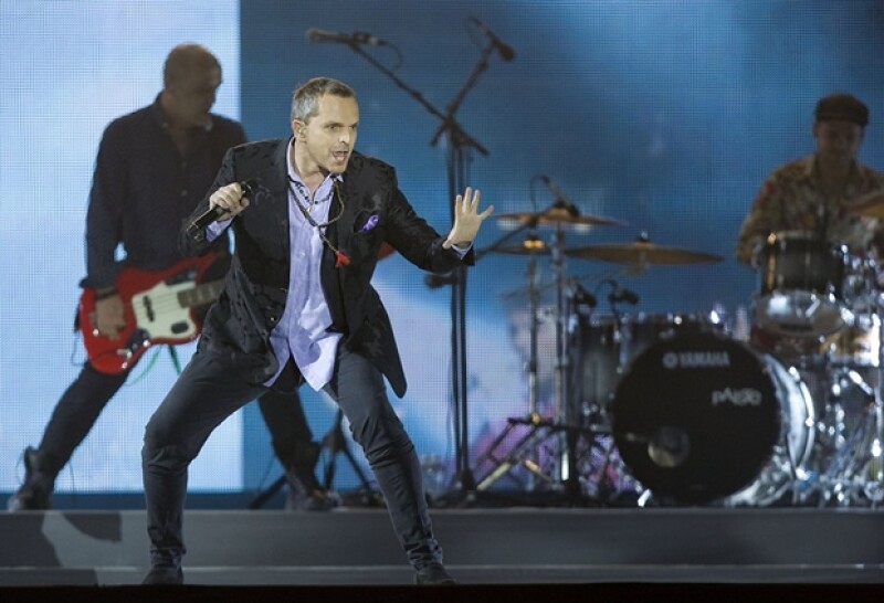 Miguel Bosé en concierto.