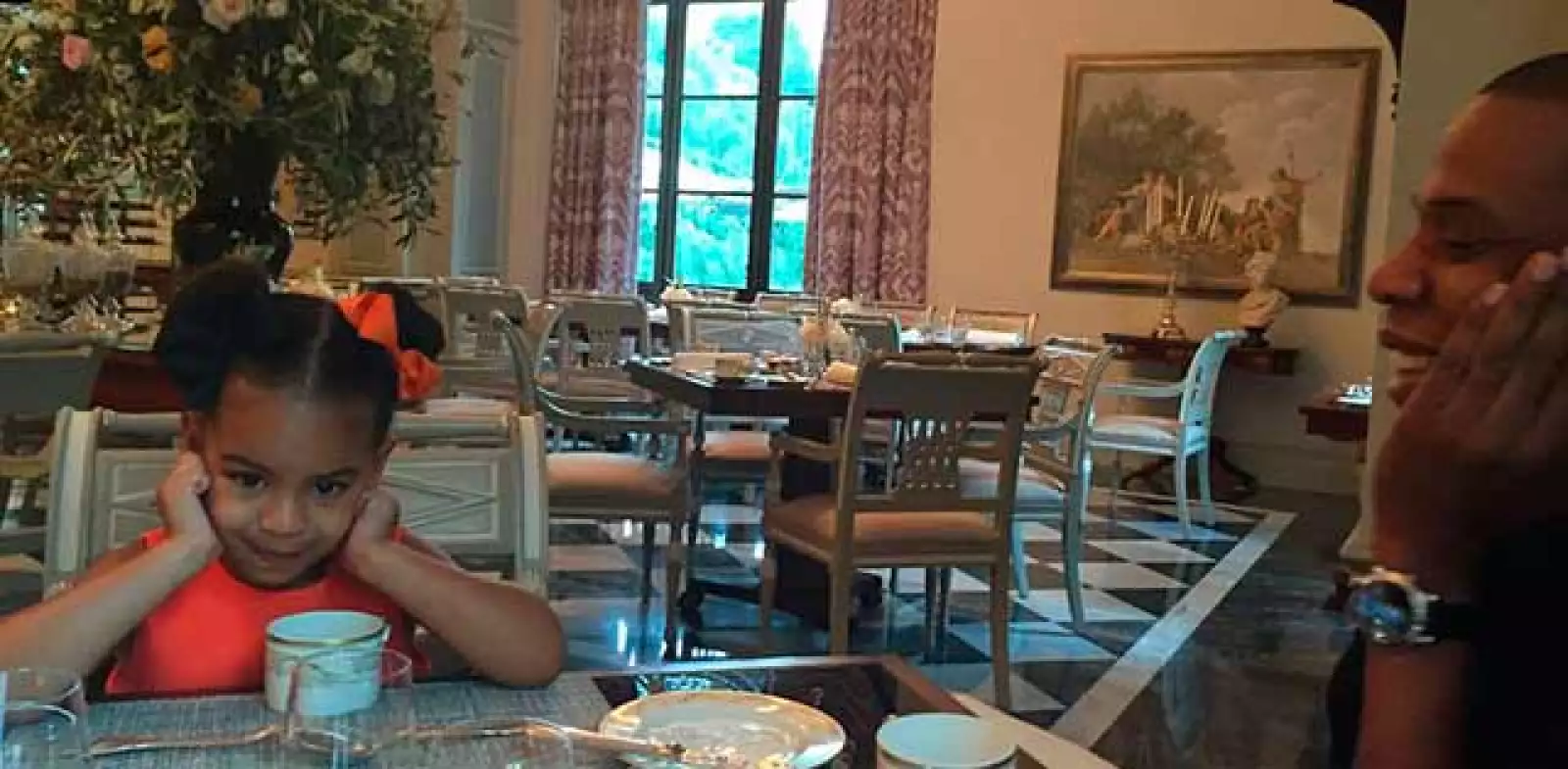 No hay duda de que Blue Ivy es la princesa de mamá y papá y no dudan en consentirla.