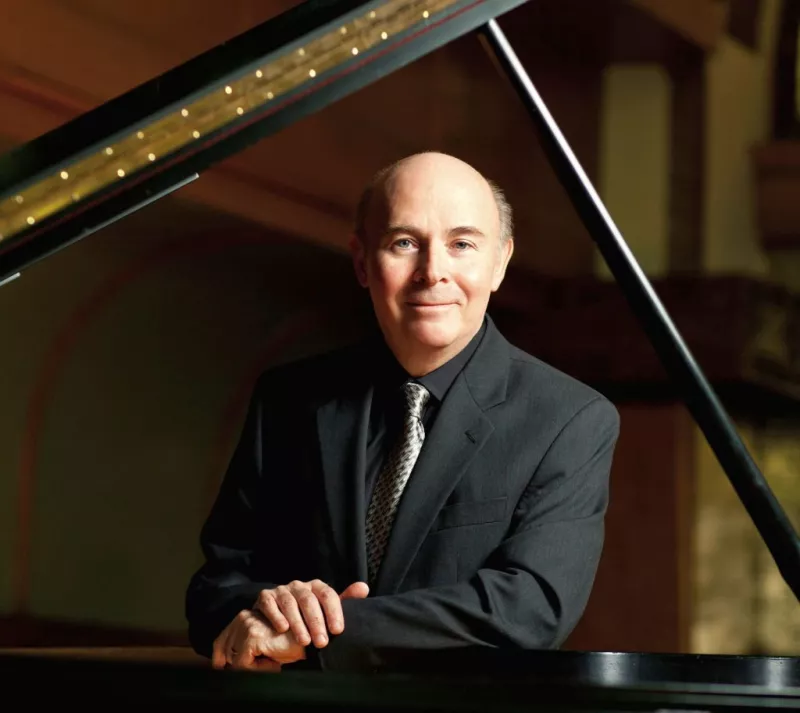 Jorge Federico Osorio, en colaboración con la Sinfónica Azteca 

