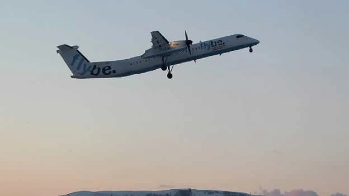 Flybe, avion, piloto, brazo falso, aterrizaje, volar