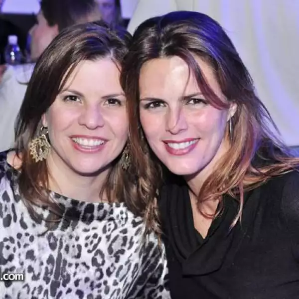 Gaby Sada de Clariond y Rosa María Oliver