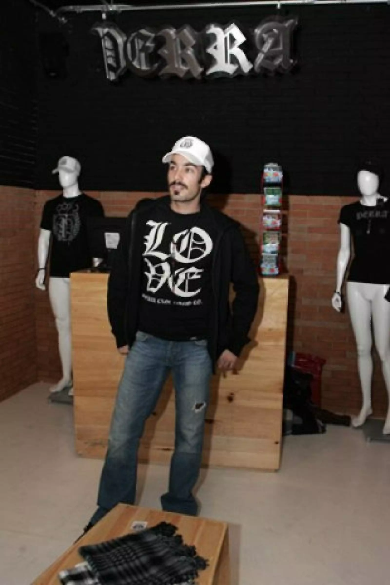 "Si hubiera sabido desde un principio que tan complicado iba a ser, me lo hubiera pensado dos veces, pero ya estoy en las finales y estoy feliz", dijo Aarón.