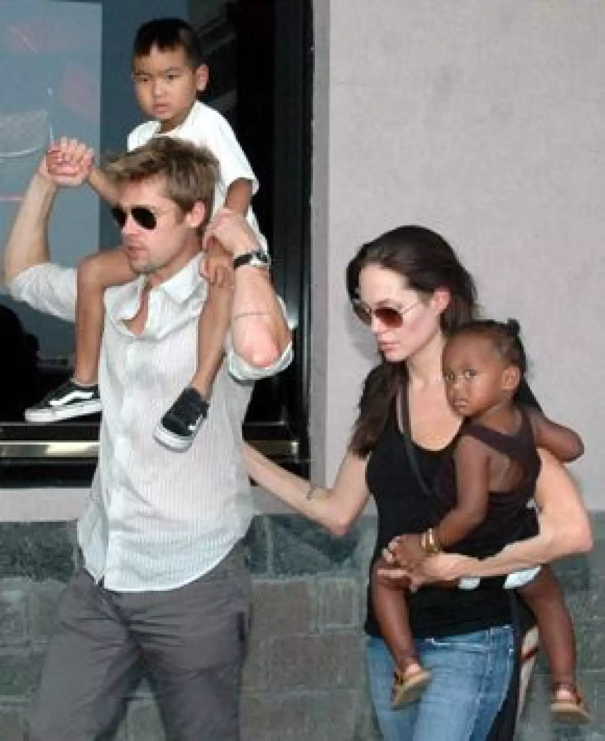 El actor rechaza casarse con Angelina Jolie por miedo a que su relación termine en divorcio.