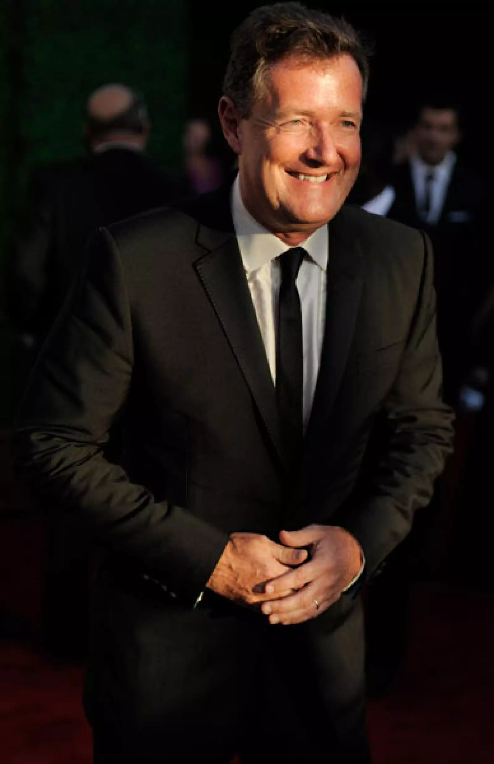 Piers Morgan también llegó a esta gala.