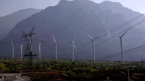 Las industrias en México crecen, pero el suministro eléctrico no