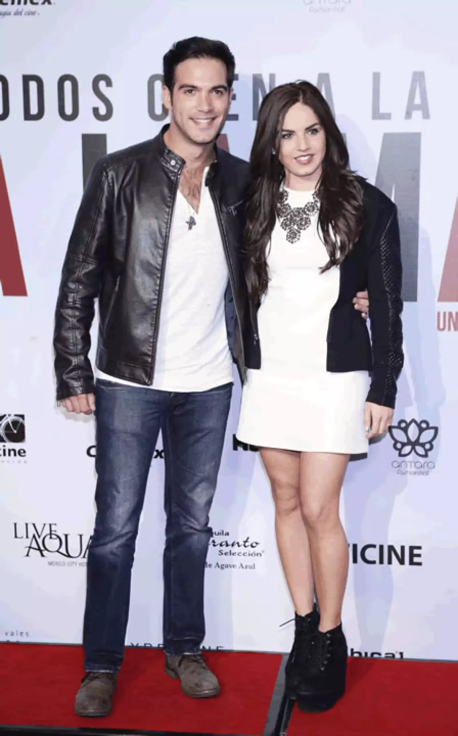 Erik Chapa y Alexa Martín.