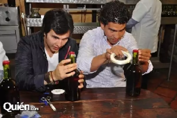 El piloto envasó su propio botella de tequila "Reserva de la Familia"