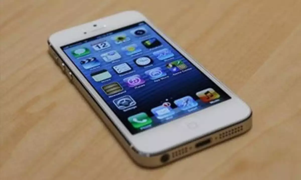 Tres de cada diez móviles que se vendieron en EU, fueron iPhones. (Foto: Reuters)
