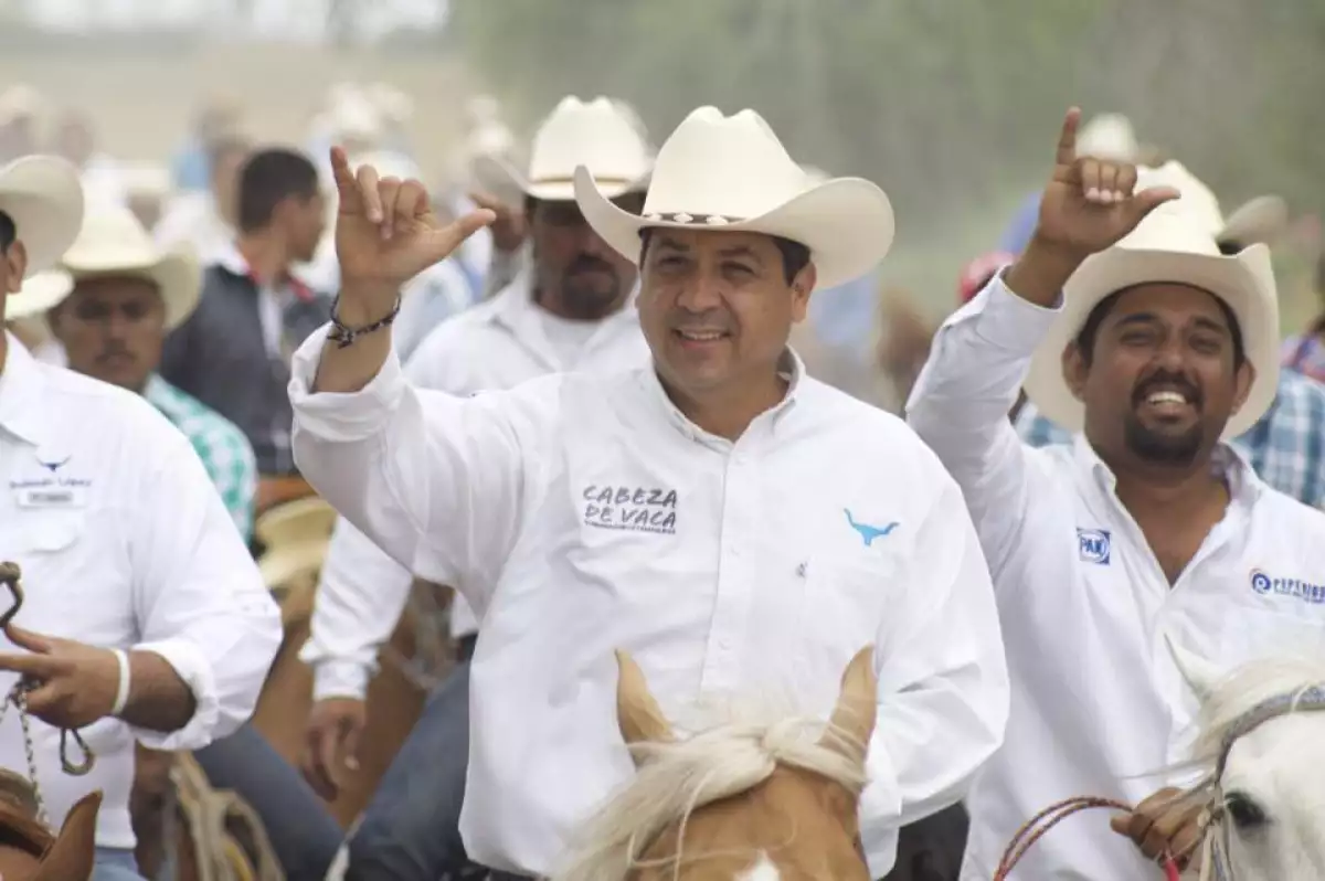 El PRI y PRD en Tamaulipas, aseguran que algunos de sus candidatos a alcaldías fueron sobornados por el crimen organizado para declinar a favor del candidato a gobernador del PAN.