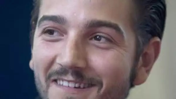 El actor confesó a la prensa que ser papá es lo mejor que le ha pasado en la vida.