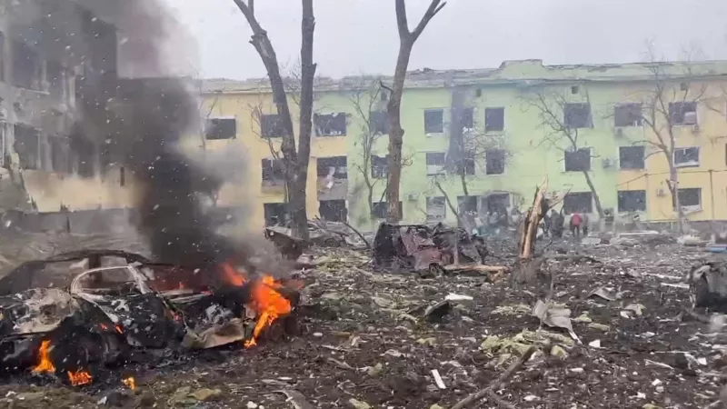 mariupol-bombardeo-hospital-pediatrico