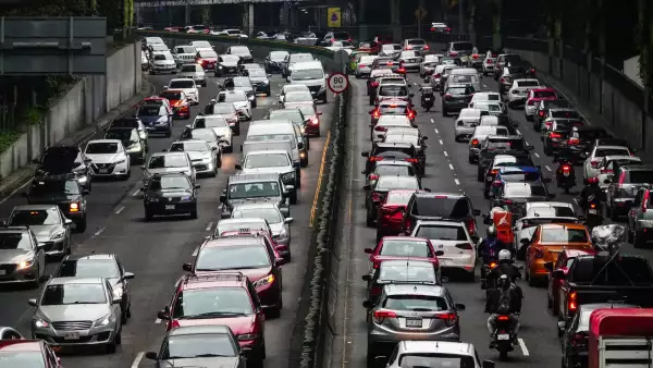 Buscan que más vehículos exenten el pago de tenencia en la Ciudad de México