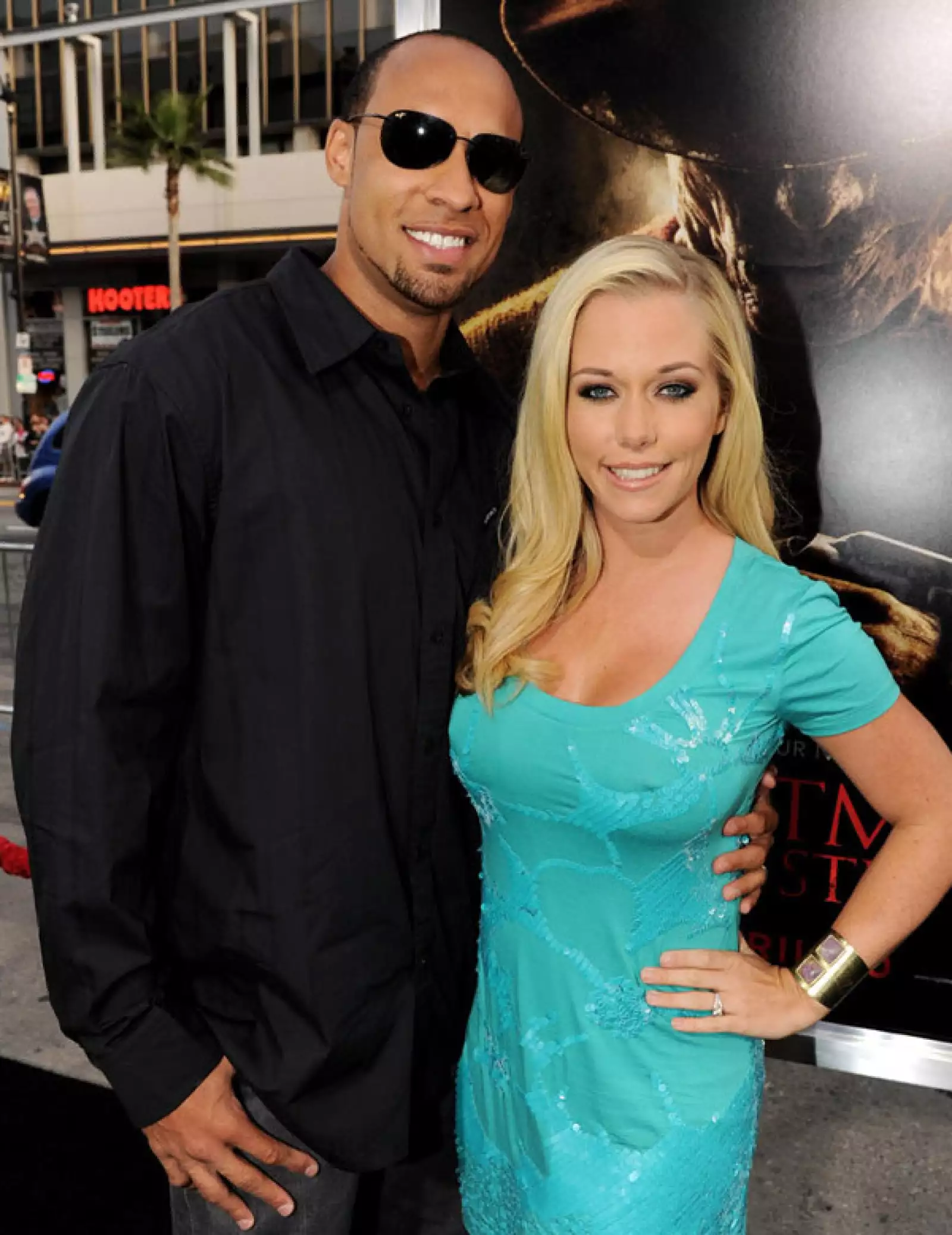 Kendra dejó la casa de Playboy cuando se enamoró del jugador de futbol americano Hank Baskett. Actualmente están felizmente casados y tienen un hijo que se llama igual que su papá.