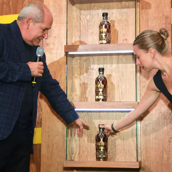 cesar-menchaca-katy-castro