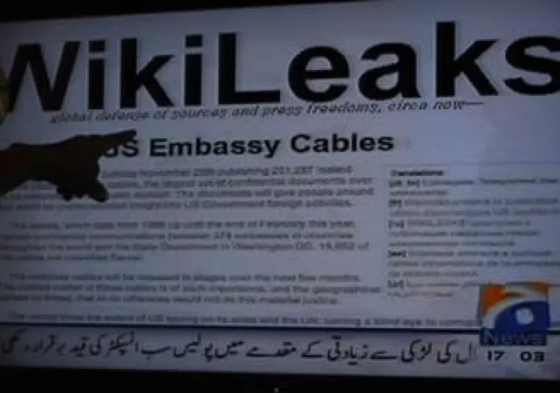WikiLeaks amenaza con revelar información y traer abajo a un banco o dos. (Foto: AP)