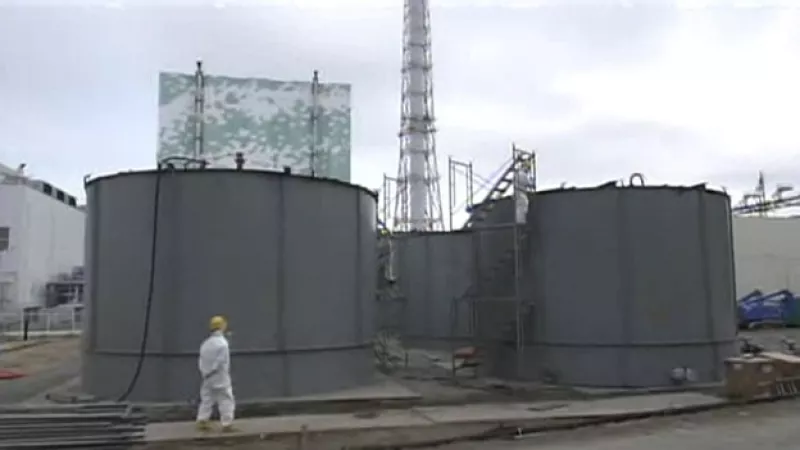 tanques provicionales cerca de los reactores 5 y 6
