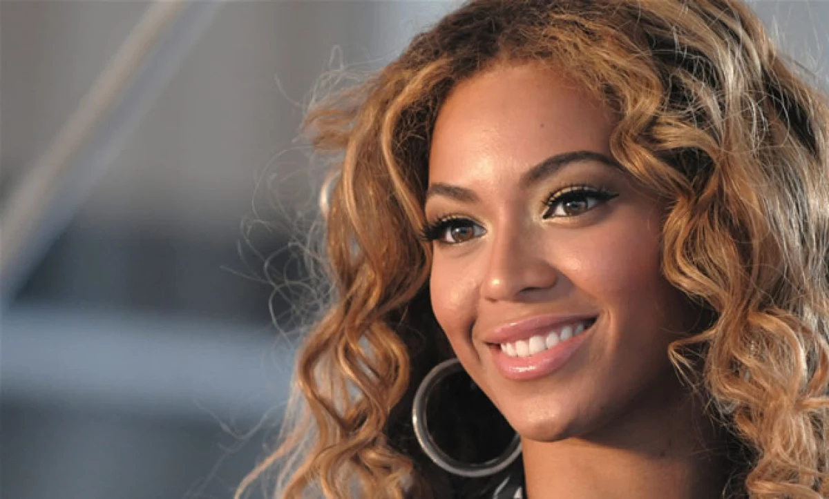 Tiene el segundo puesto con 87 millones de dólares. La cantante prepara su próxima producción discográfica en un estudio de Los Angeles.