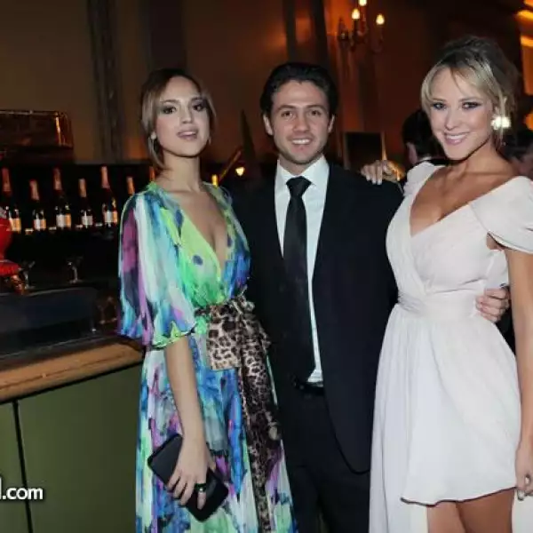 Eiza González,Juan Fernández,Vanessa Huppenkothen