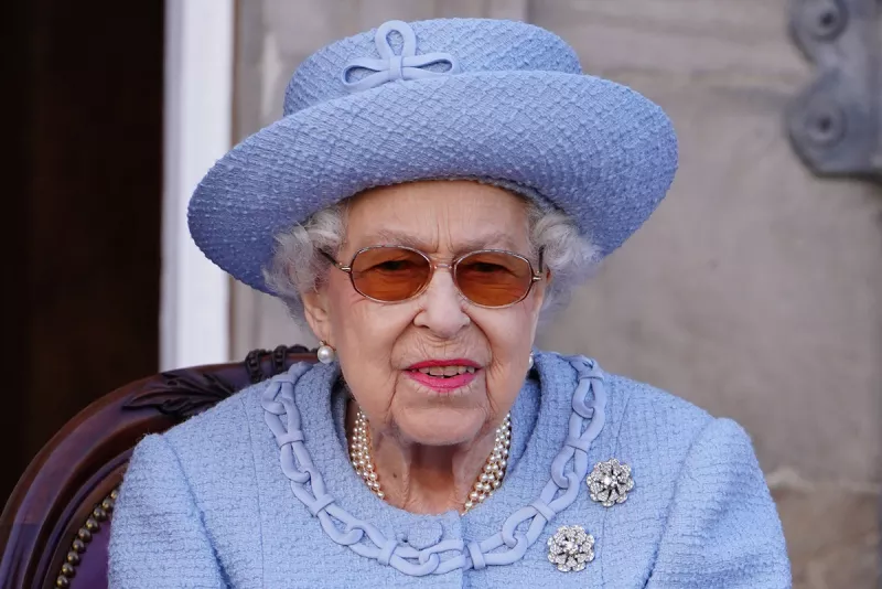 The Royal Family Visit Scotland - The Queen's Body Guard For Scotland Reddendo Parade