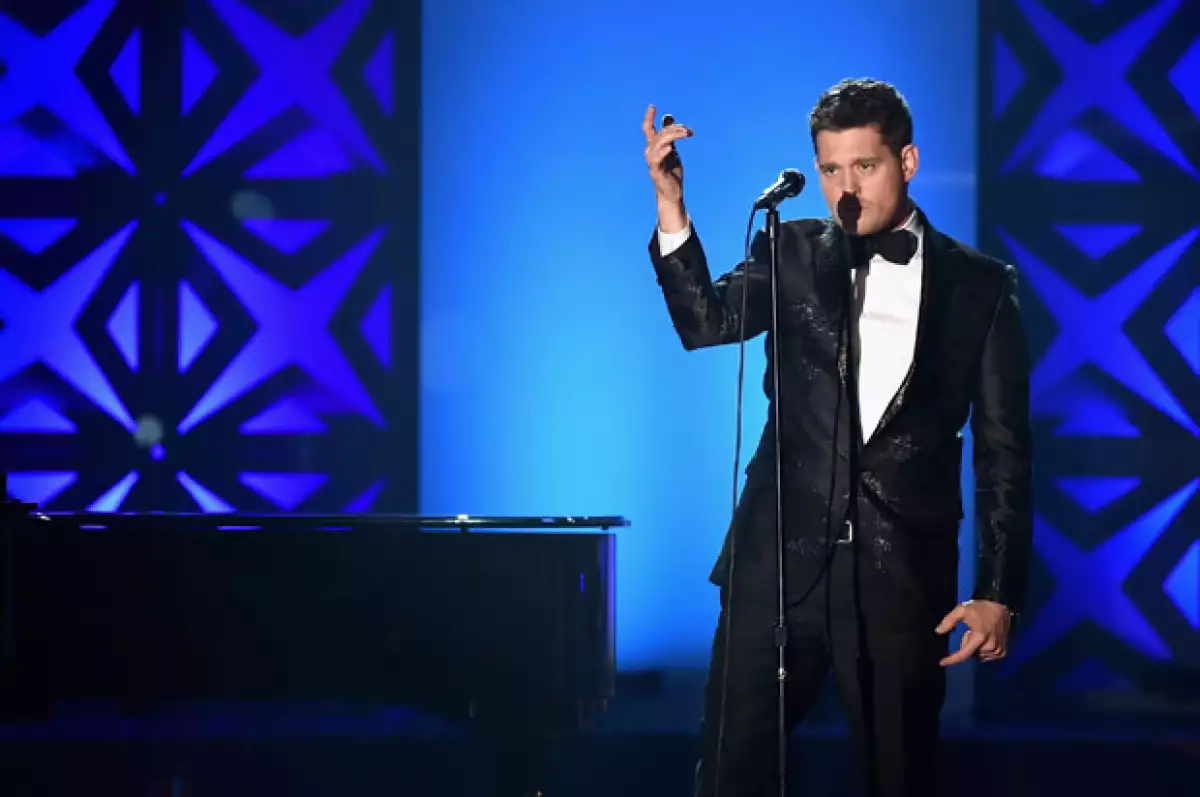 El cantante decidió informar por medio de redes sociales que deberá alejarse de los escenarios y pidió disculpas por los conciertos que tuvo que cancelar.