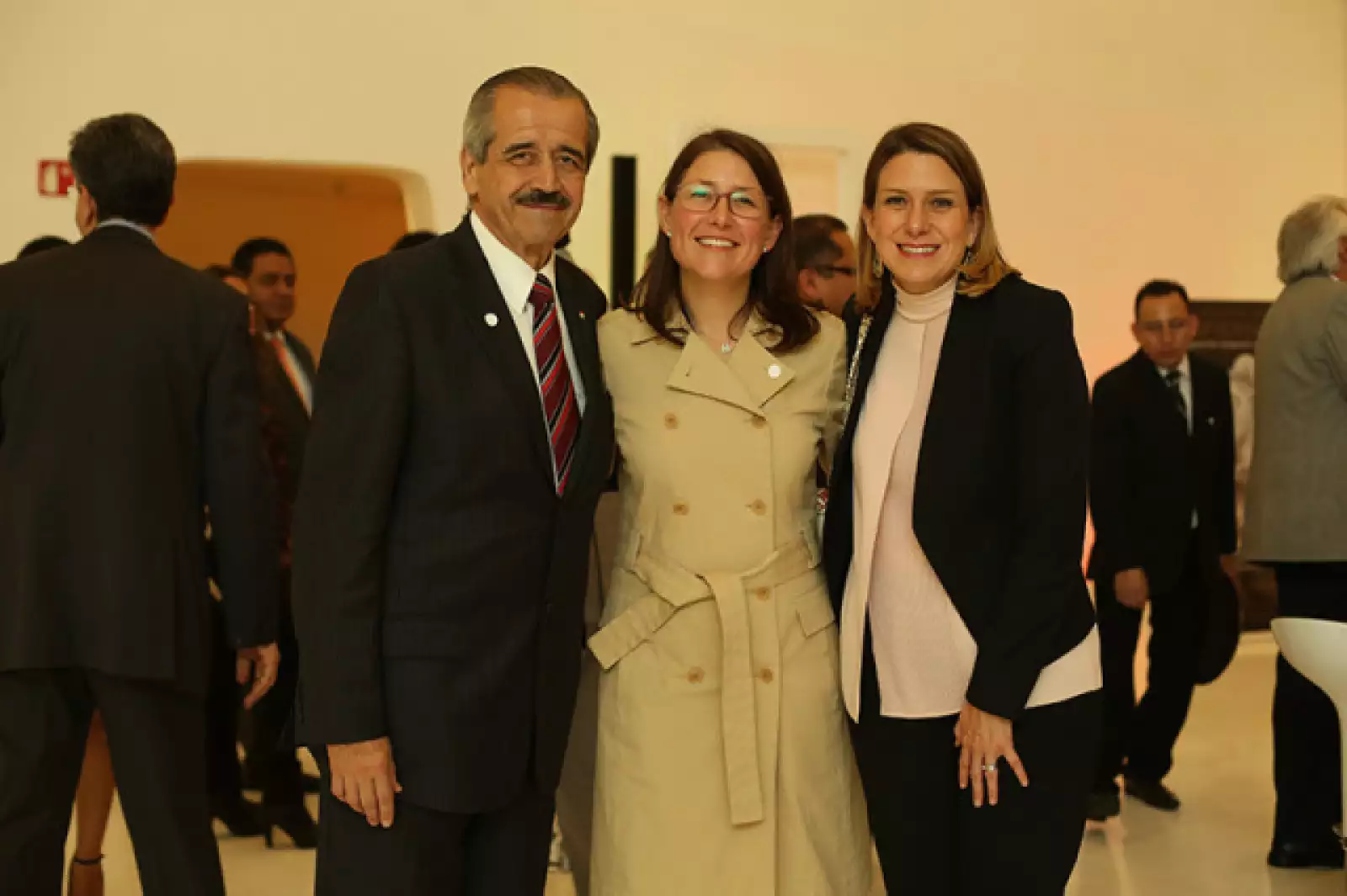José Ángel Córdova, Almudena Suárez y Lucía Guajardo