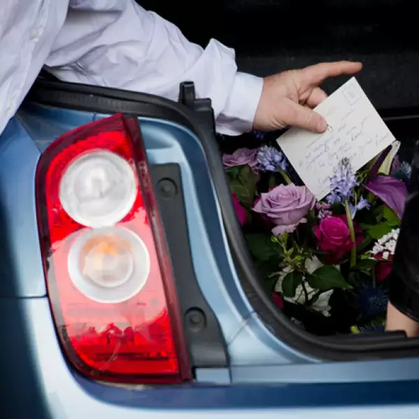 Funeral de Peaches Geldof. Está previsto que las cenizas de Peaches sean esparcidas en el jardín de una propiedad cercana a ese templo que tiene su padre, Bob Geldof.