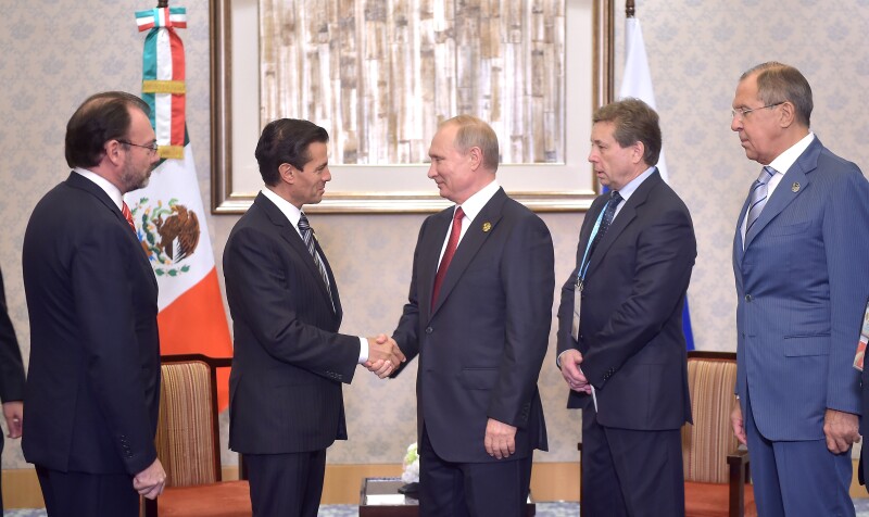 Viaje oficial