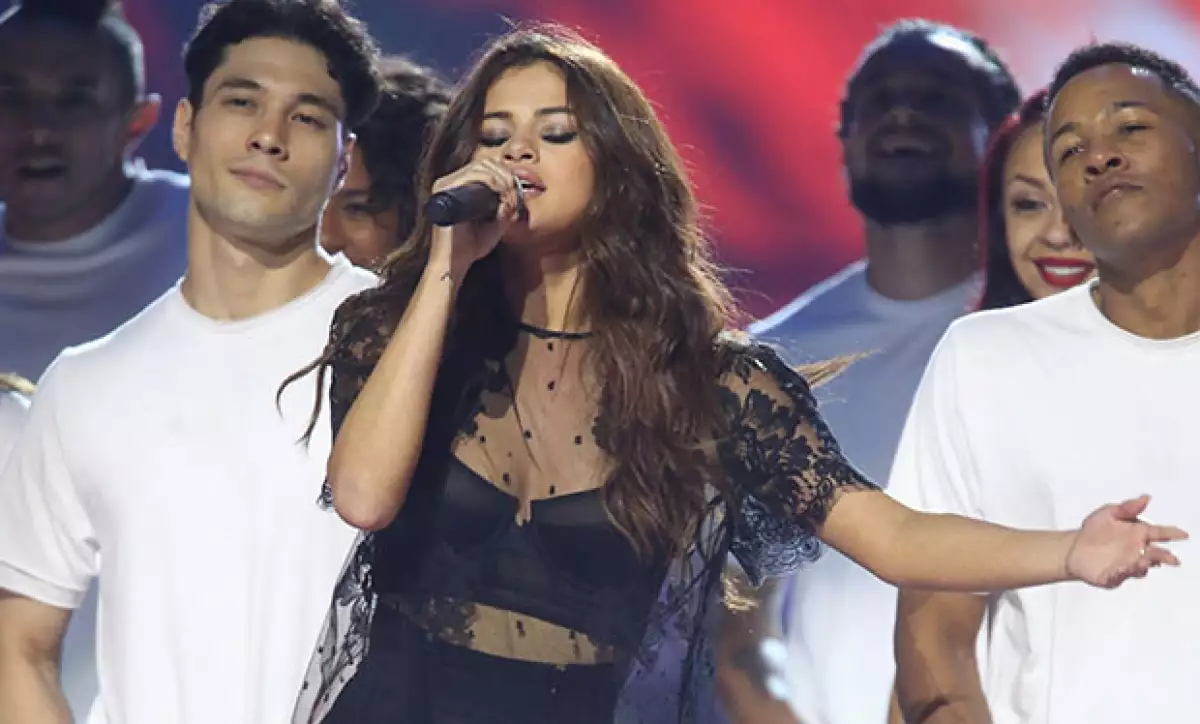 Los fanáticos de la cantante aún tienen esperanza que vuelva con su ex, sin embargo, ella lo tiene más que superado, o al menos eso hizo ver en su último concierto.