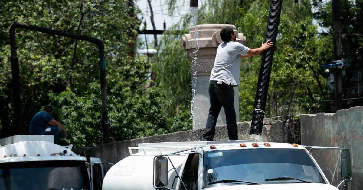 Vecinos de Miguel Hidalgo protestan por falta de agua