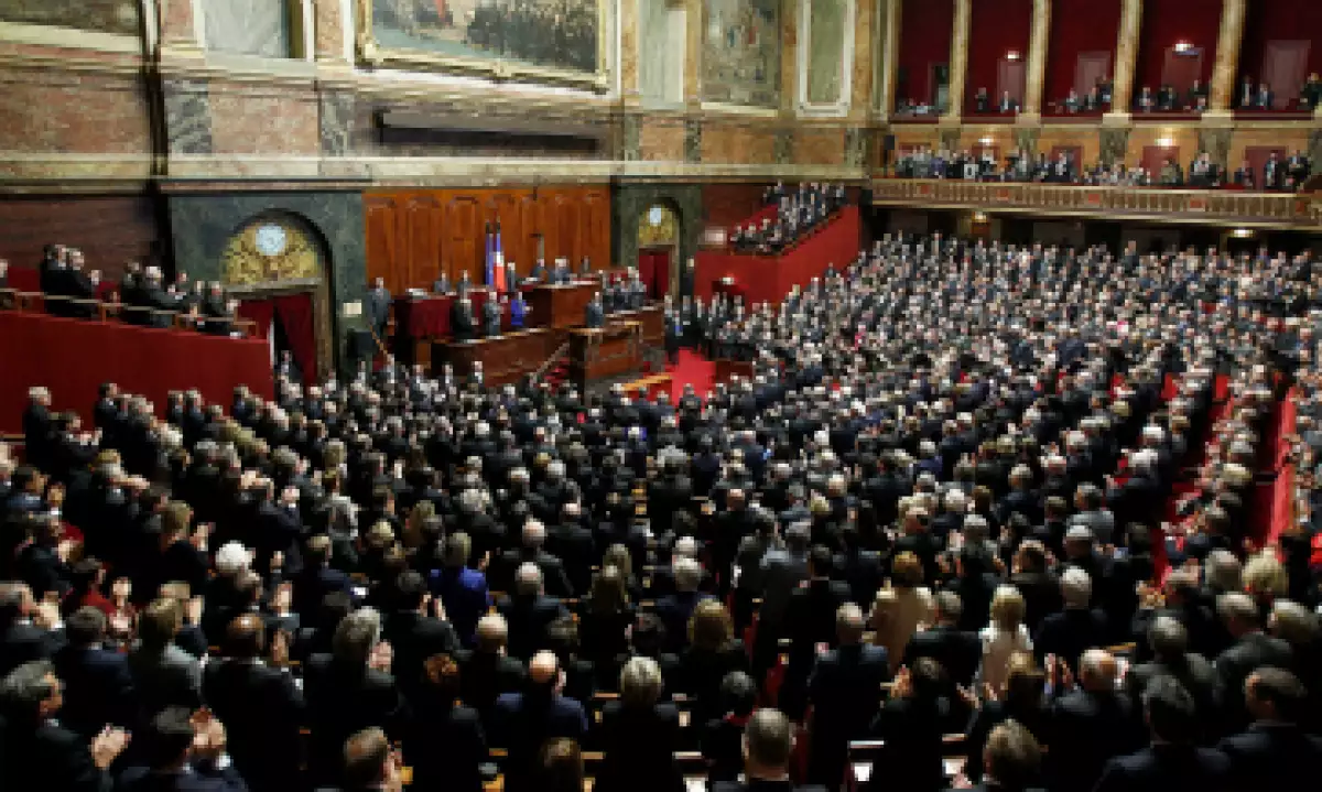 El presidente francés presentó el proyecto de ley ante ambas cámaras tras los atentados de París. (Foto: Getty Images)