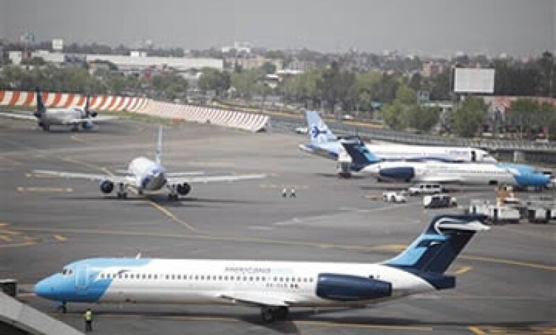 Fuentes cercanas a Mexicana de Aviación revelaron que el traspaso de las acciones de la aerolínea se pactó en 9 millones de dólares más IVA. . (Foto: AP)