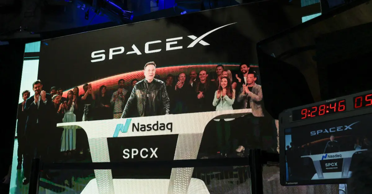 SpaceX sale a bolsa con la mayor oferta pública de la historia, podría convertir a Elon Musk en el primer billonario 