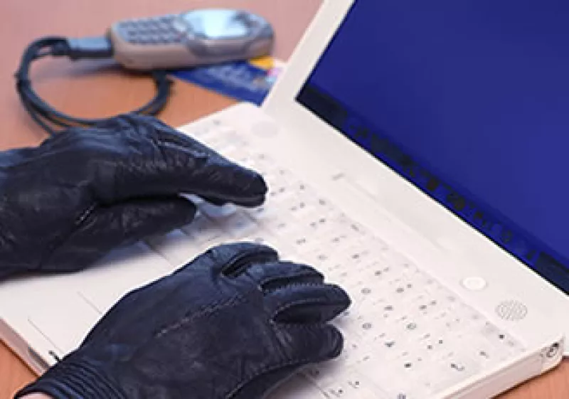 El peligro de filtración también está en el envío de datos a teléfonos, correos, blogs o dispositivos. (Foto: Photos to Go)