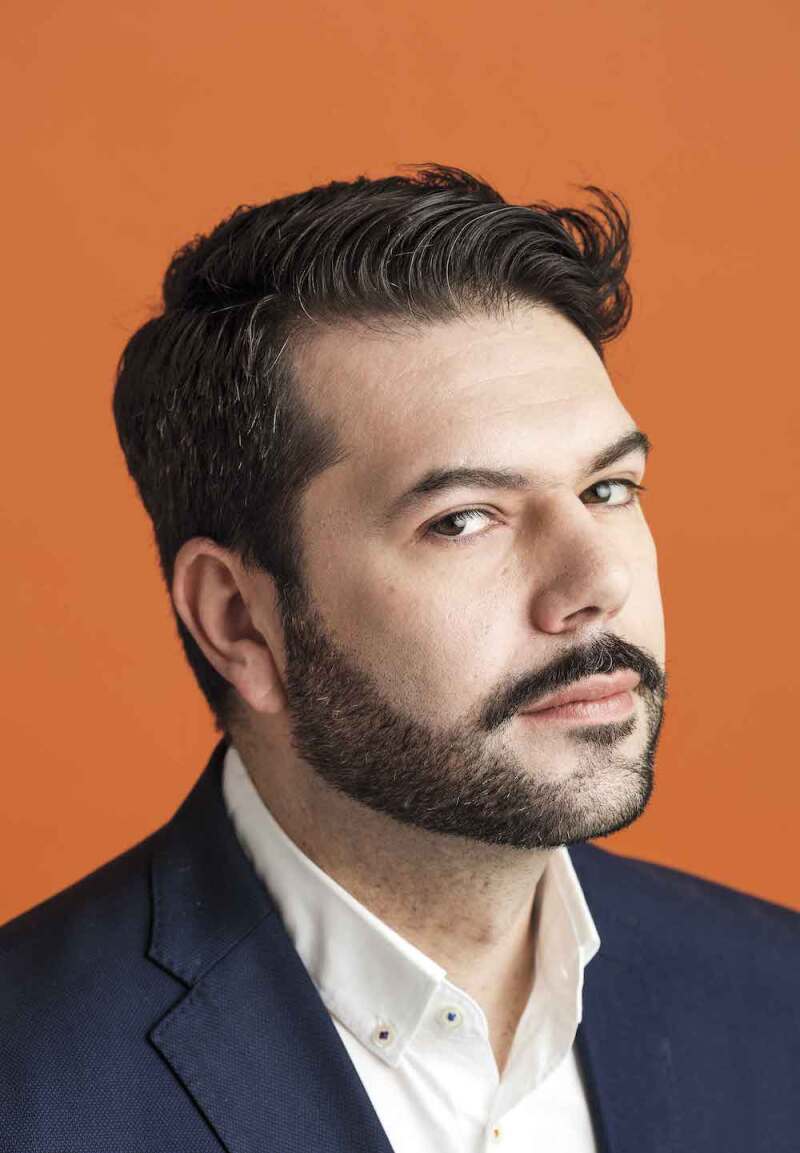 ESTEBAN CARLON