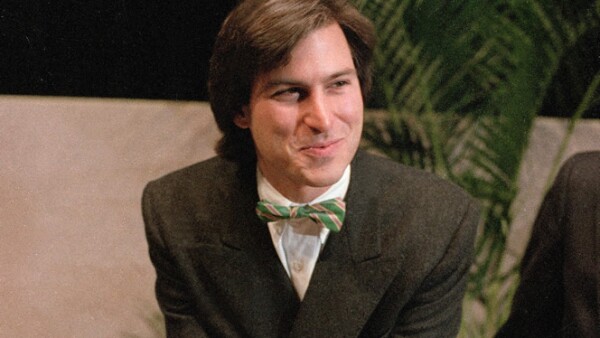 La vida de Steve Jobs siempre estuvo marcada por retos: fue criado por una familia adoptiva en Silicon Valley y fue despedido de Apple.
