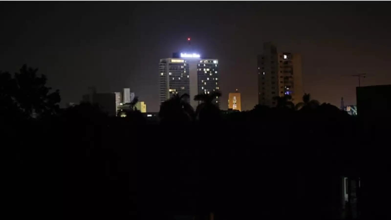 Cubanos sufren corte de corriente eléctrica